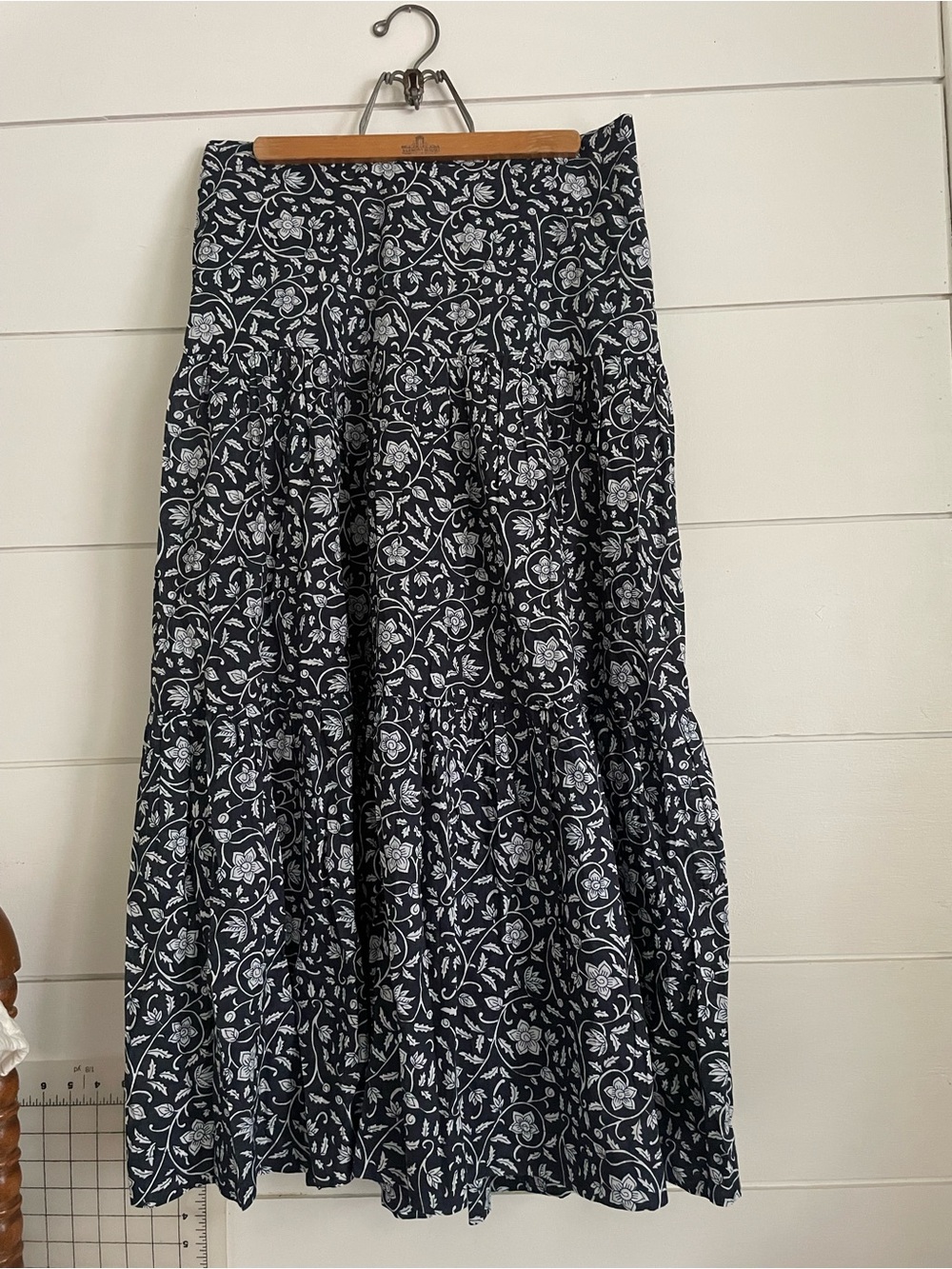 Neuflora - Tiered Floral Maxi Skirt - Navy/White